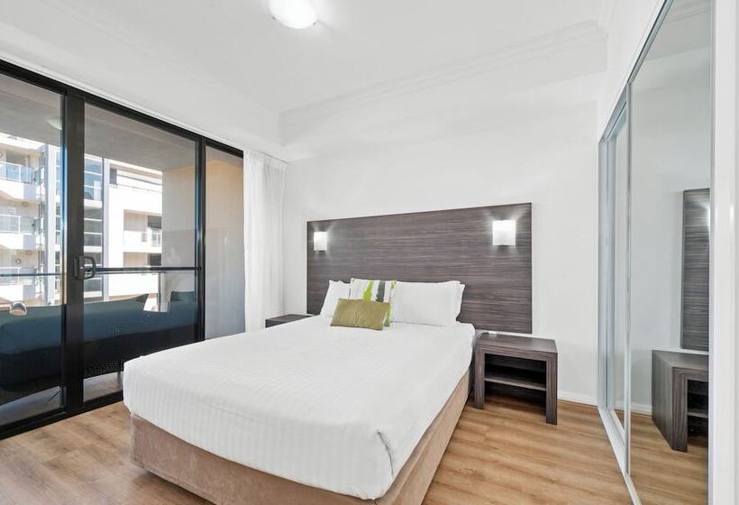 דירת חדר, Dolphin Quay Apartments