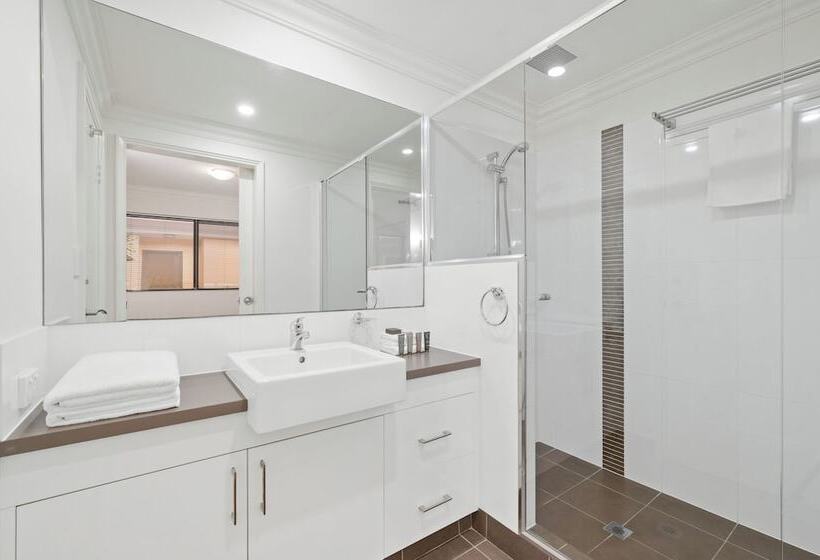 דירת חדר, Dolphin Quay Apartments