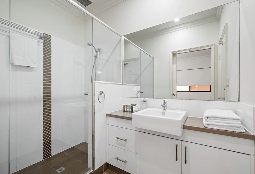 דירה בת חדר שינה 1 עם נוף, Dolphin Quay Apartments