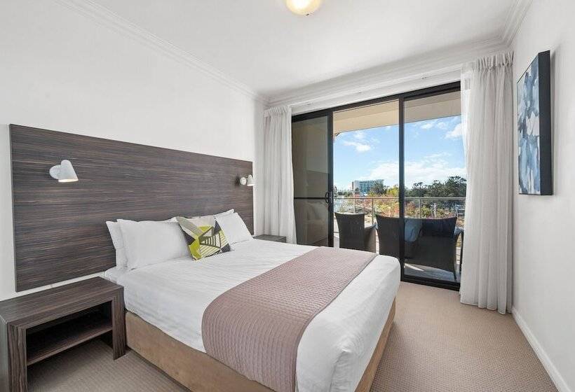 2 Bedroom Apartment with Views, Dolphin Quay Apartments