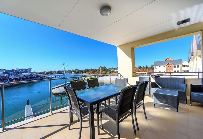 דירת חדר סופריור, Dolphin Quay Apartments