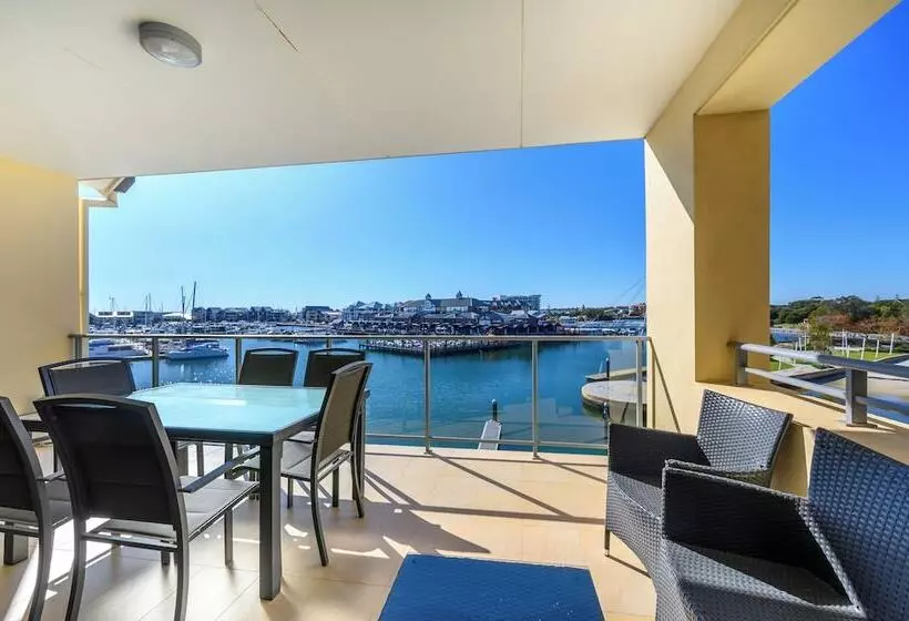 Superior 2-bedroom flat with a view, Dolphin Quay Apartments