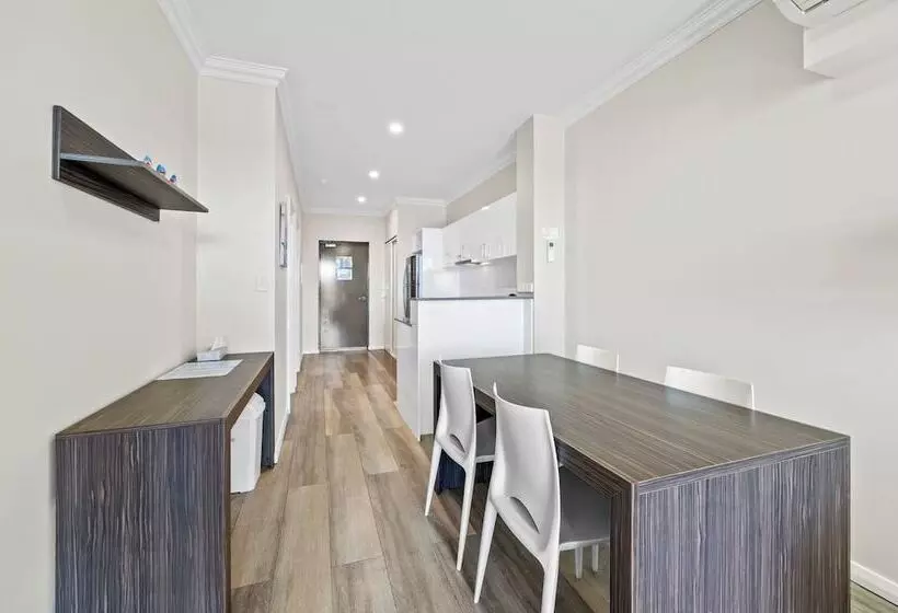 Superior 2-bedroom flat with a view, Dolphin Quay Apartments