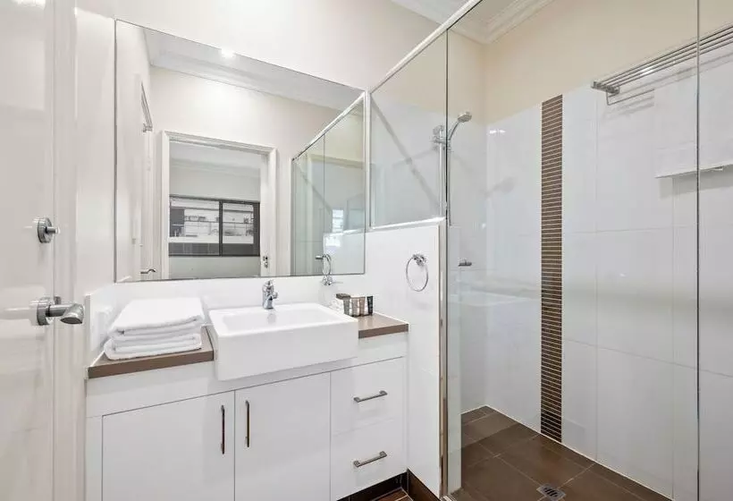 Superior 2-bedroom flat with a view, Dolphin Quay Apartments