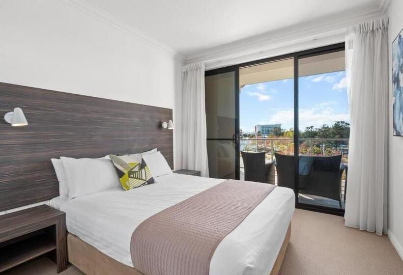 2 Bedroom Apartment with Views, Dolphin Quay Apartments