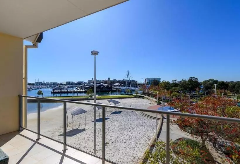 Huoneisto 1 Makuuhuone Näkymä, Dolphin Quay Apartments