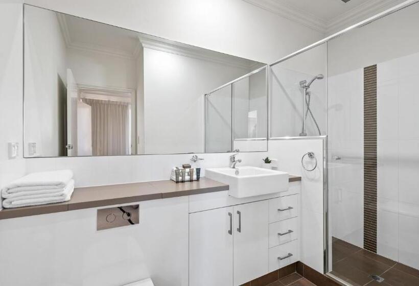 דירה בת חדר שינה 1 עם נוף, Dolphin Quay Apartments