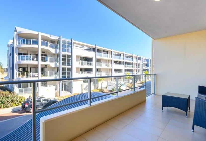 דירת חדר, Dolphin Quay Apartments