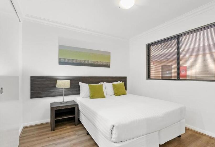 דירת חדר, Dolphin Quay Apartments