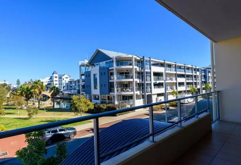 Standard-studio, Dolphin Quay Apartments