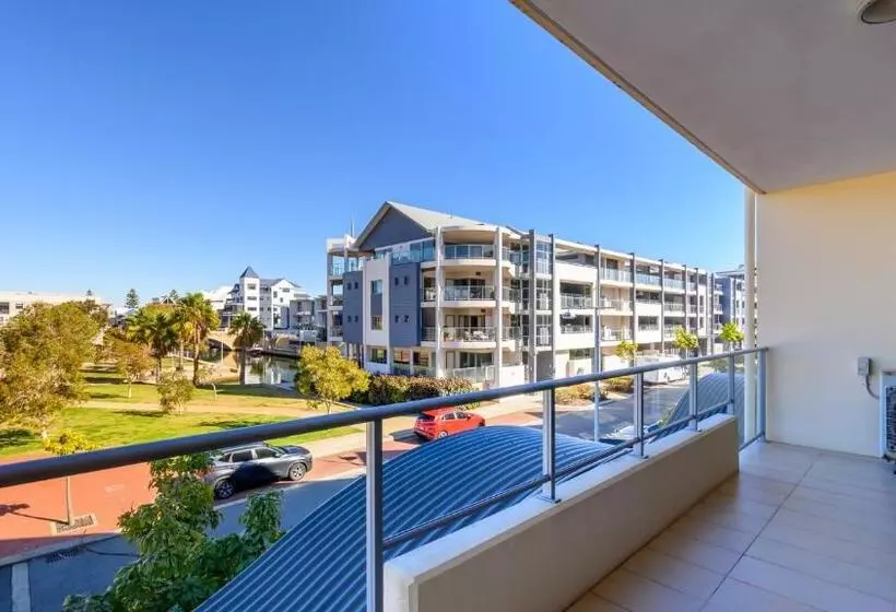 Standard-studio, Dolphin Quay Apartments