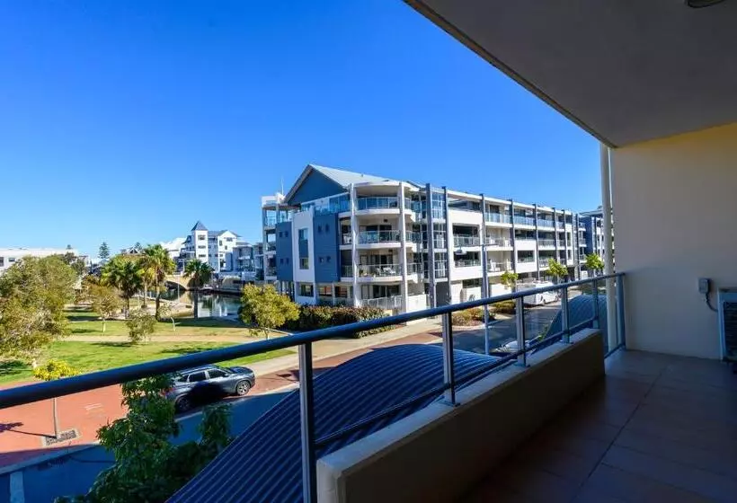 Standard-studio, Dolphin Quay Apartments