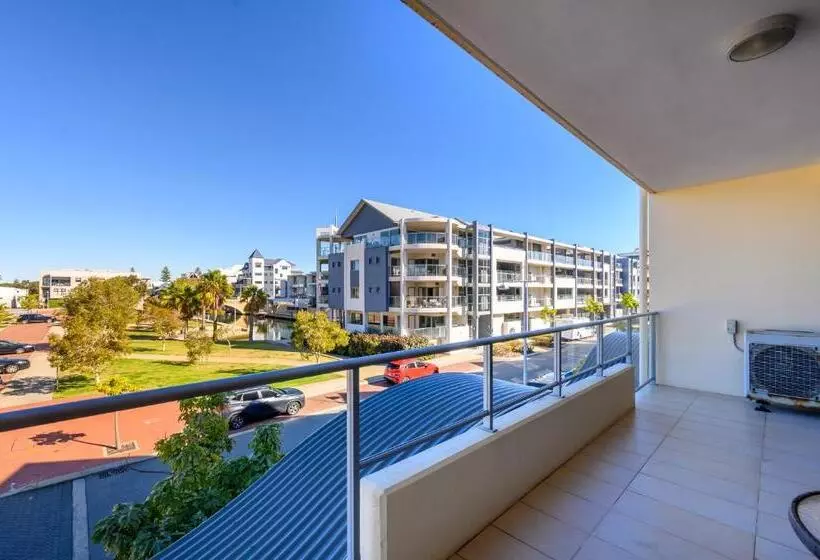 Standard-studio, Dolphin Quay Apartments