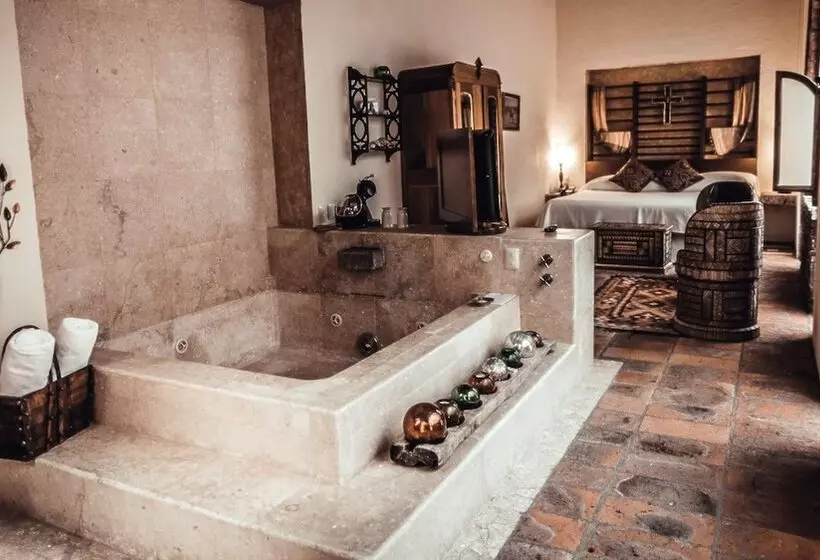 スイート, Hacienda Sepulveda Hotel & Spa