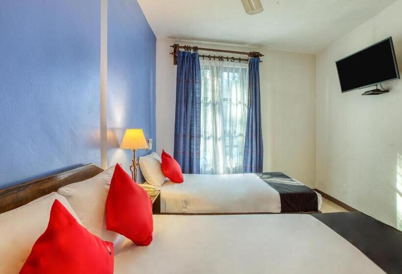 غرفة قياسية ثلاثية, Capital O Parador Crespo Hotel, Oaxaca