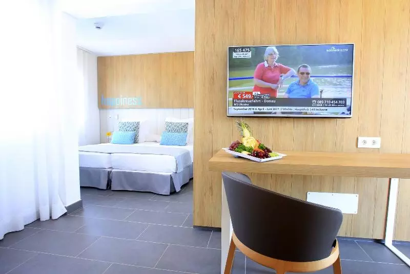 Standard Kolmen Hengen Huone, Prestige