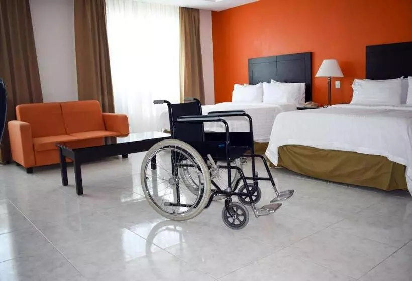 Standard-invahuone, Holiday Inn Campeche, An Ihg