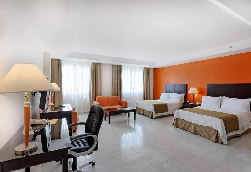 Standard-invahuone, Holiday Inn Campeche, An Ihg