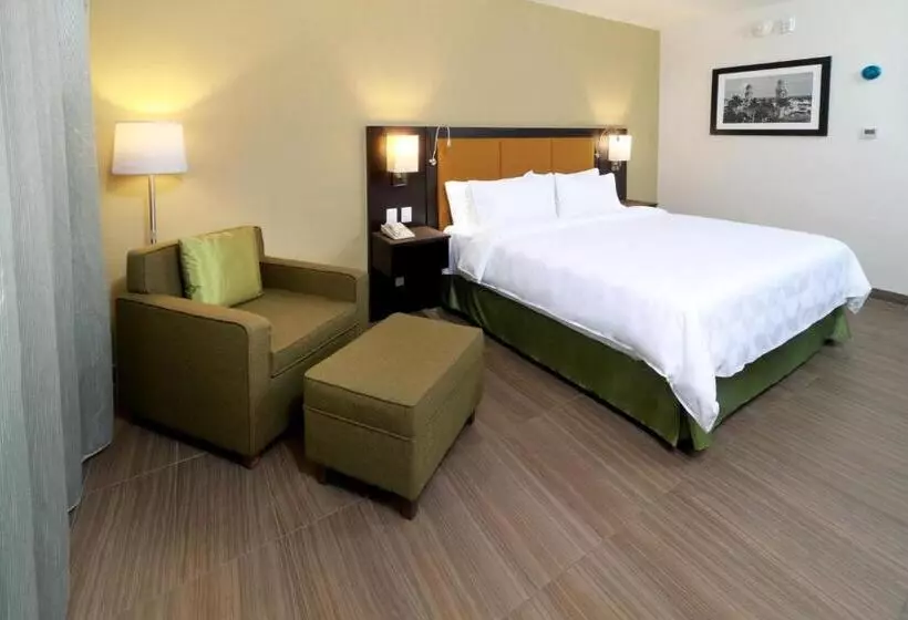 キングサイズベッドのスタンダードルーム, Holiday Inn Tampico Altamira, An Ihg