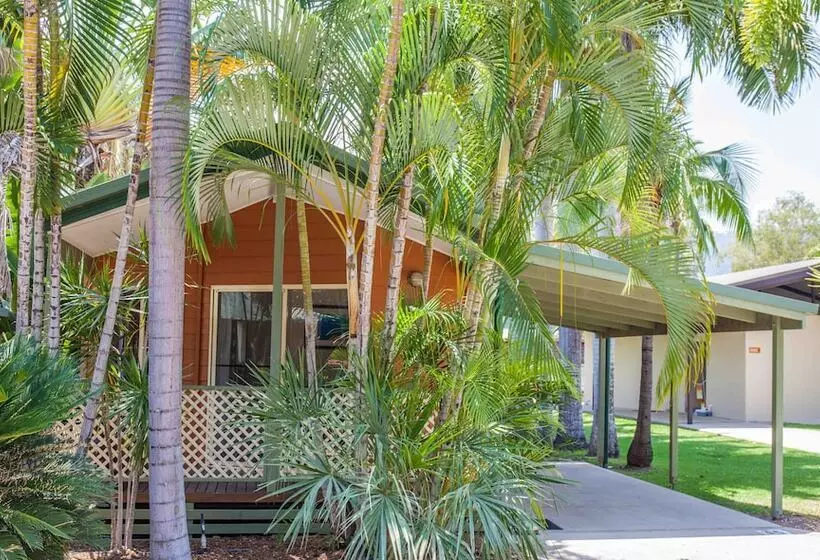 Villa 1 Makuuhuone, Tasman Holiday Parks Airlie Beach
