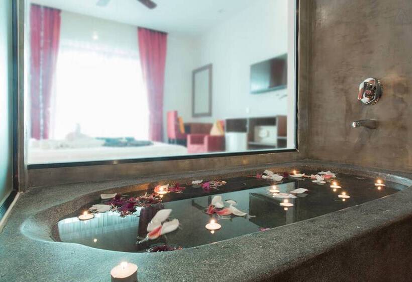 バルコニー付きデラックスルーム, Mekong Angkor Palace