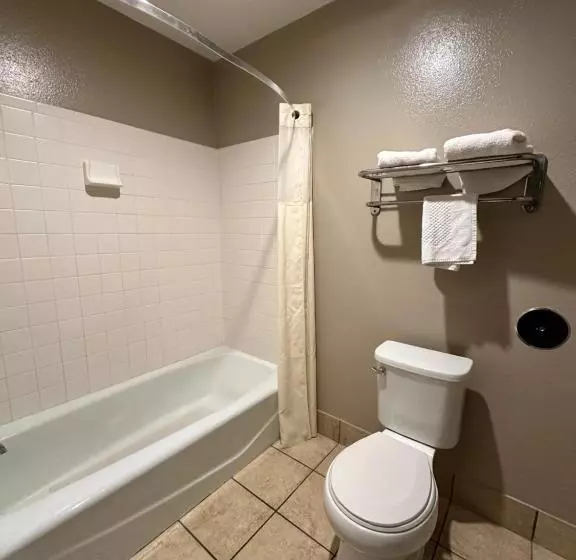 キングサイズベッドのエクゼクティブルーム, Rodeway Inn & Suites Madison East