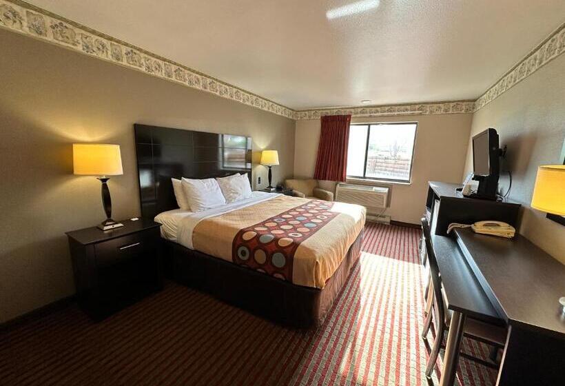 适合残疾人士使用的带超级大床的标准间, Rodeway Inn & Suites Madison East