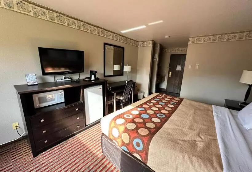身障者適用キングサイズベッドルーム, Rodeway Inn & Suites Madison East