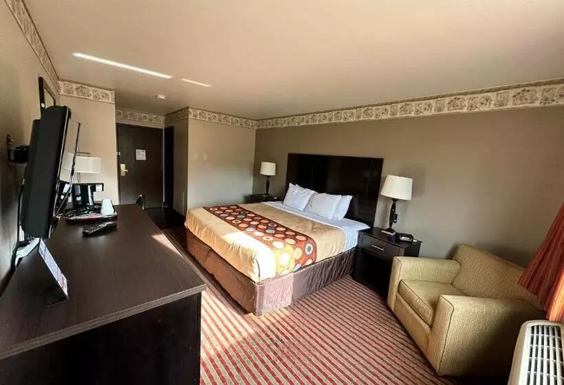 身障者適用キングサイズベッドルーム, Rodeway Inn & Suites Madison East