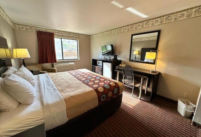 适合残疾人士使用的带超级大床的标准间, Rodeway Inn & Suites Madison East