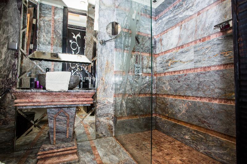 غرفة قياسية مطلّة علي البحر, Royal Castle Design & Spa