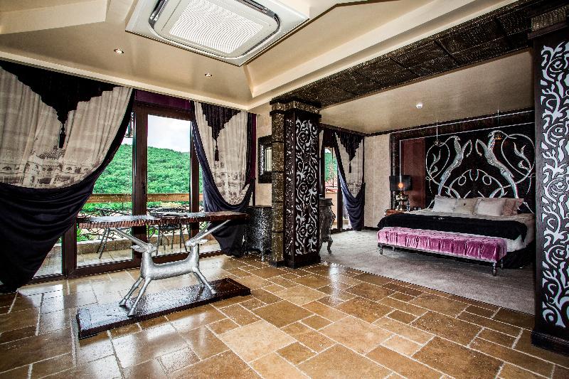 إستوديو ديلوكس, Royal Castle Design & Spa