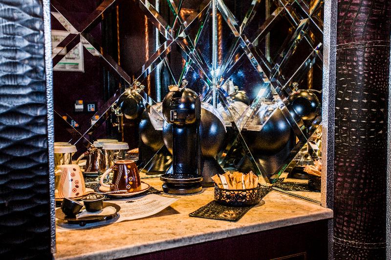 غرفة قياسية إطلالة جانبية علي البحر, Royal Castle Design & Spa