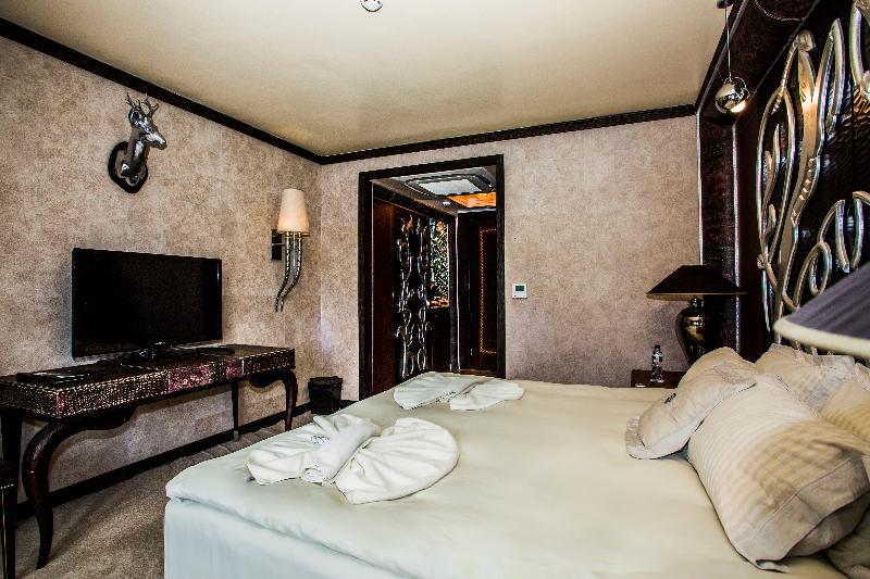 غرفة قياسية إطلالة جانبية علي البحر, Royal Castle Design & Spa