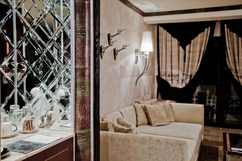 Студио Стандарт Вид на Парк, Royal Castle Design & Spa