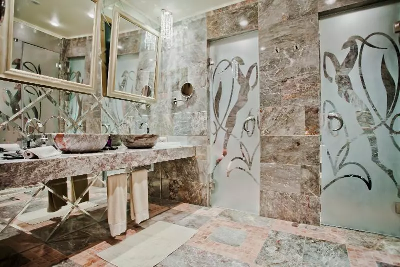 استودیو استاندارد با چشم‌انداز پارک, Royal Castle Design & Spa