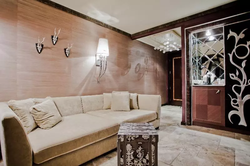 استودیو استاندارد با چشم‌انداز دریا, Royal Castle Design & Spa