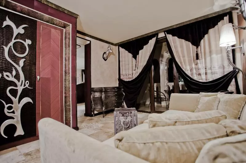 استودیوی استاندارد با چشم‌انداز دریا, Royal Castle Design & Spa