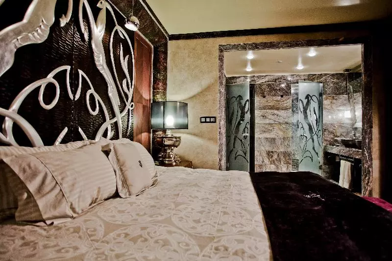 استودیوی استاندارد با چشم‌انداز دریا, Royal Castle Design & Spa