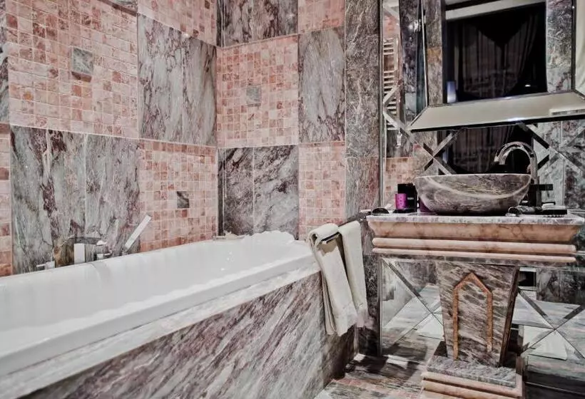 اتاق استاندارد با چشم‌انداز پارک, Royal Castle Design & Spa
