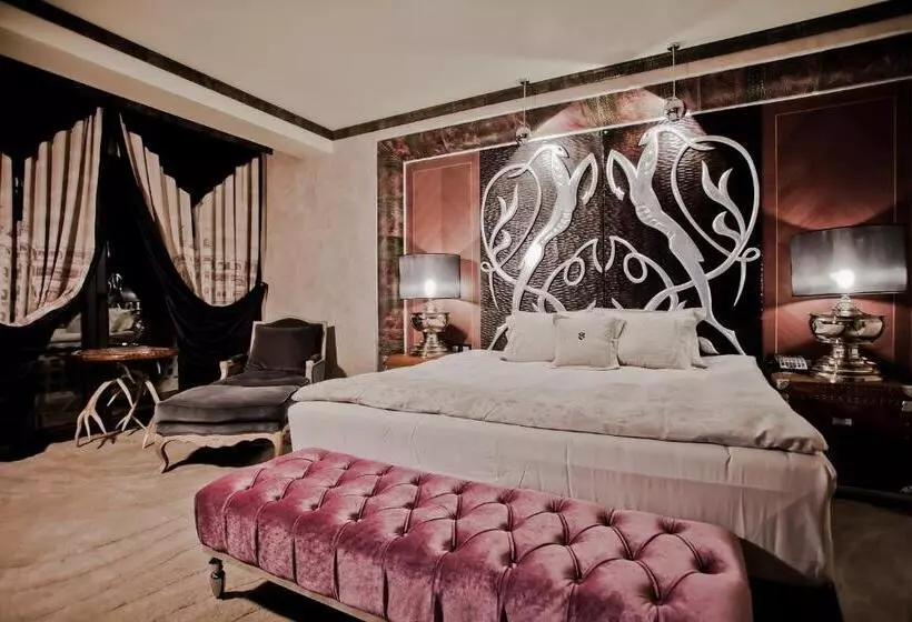 استودیو استاندارد با چشم‌انداز پارک, Royal Castle Design & Spa