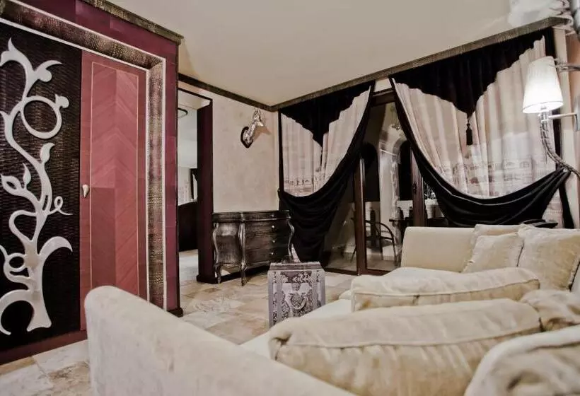 استودیو استاندارد با چشم‌انداز پارک, Royal Castle Design & Spa