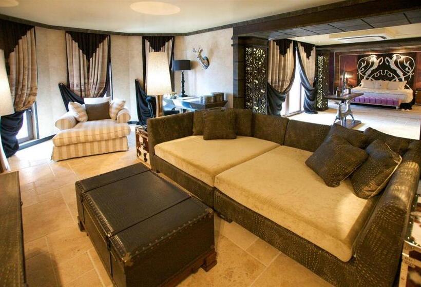 إستوديو ديلوكس, Royal Castle Design & Spa