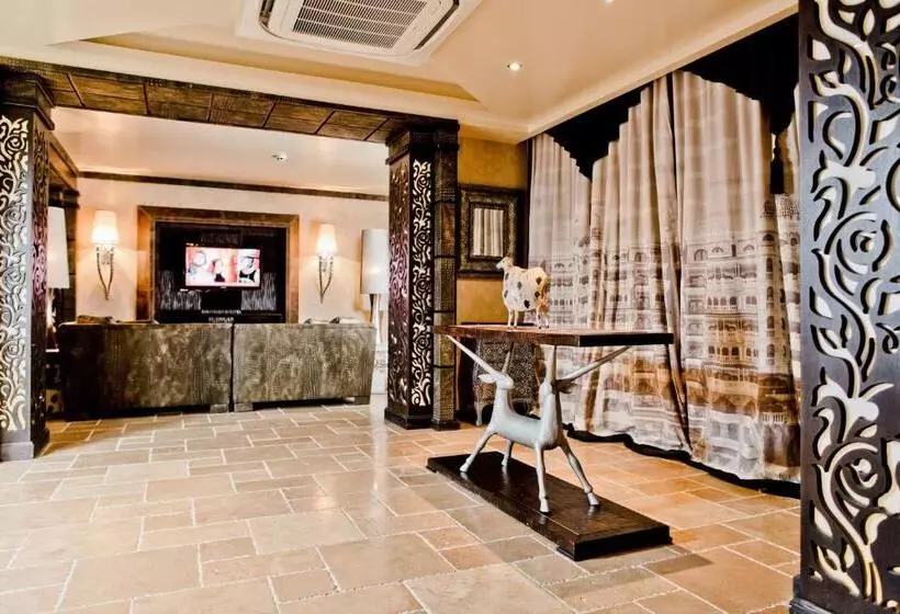 استودیوی لوکس, Royal Castle Design & Spa
