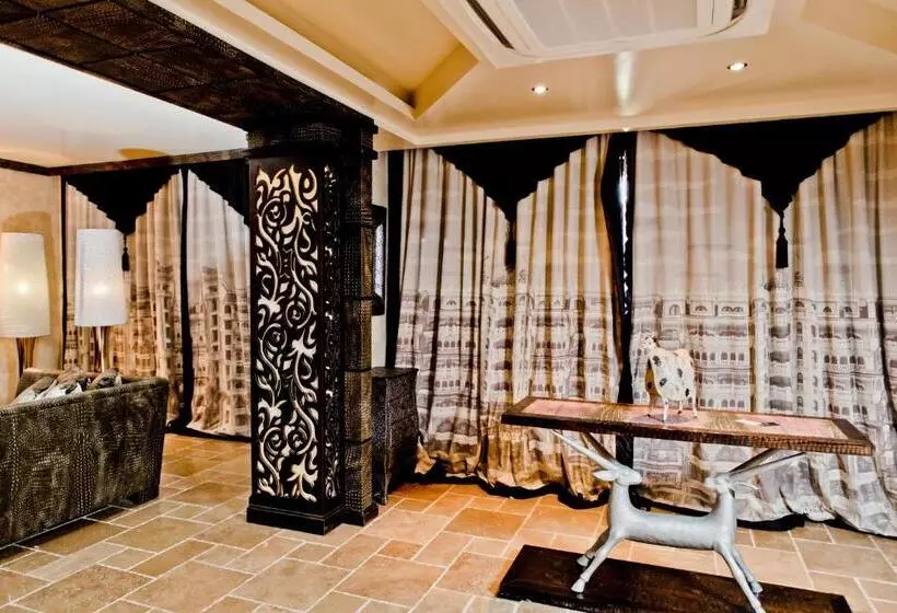 استودیوی لوکس, Royal Castle Design & Spa