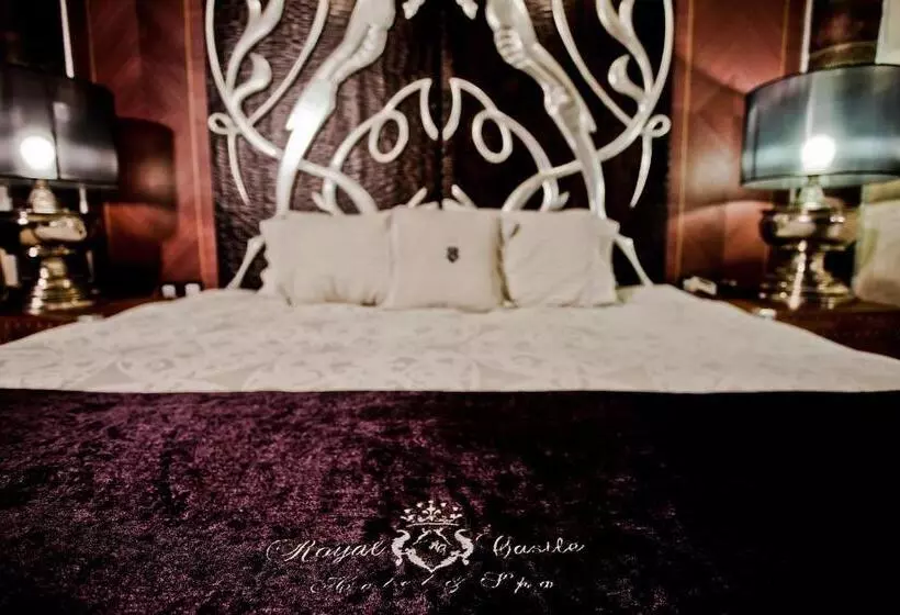اتاق اساندارد با چشم‌انداز جانبی به دریا, Royal Castle Design & Spa