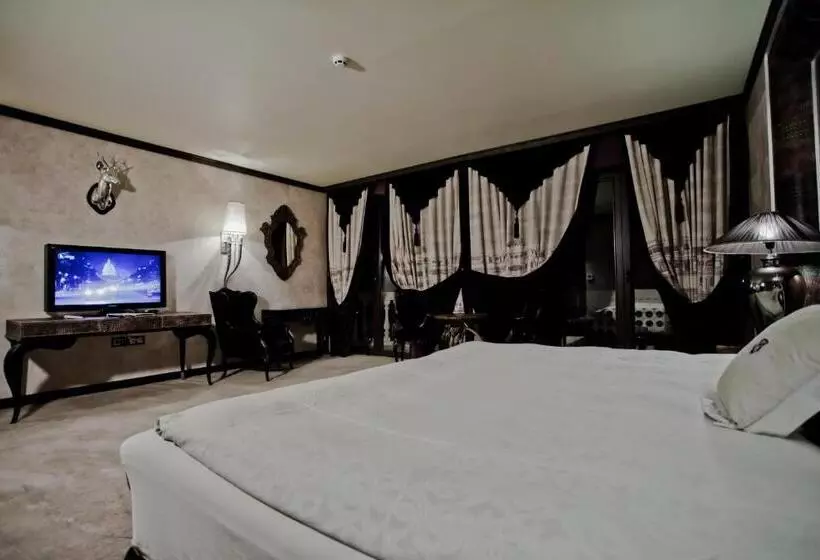 استودیو استاندارد با چشم‌انداز دریا, Royal Castle Design & Spa