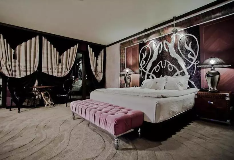 استودیو استاندارد با چشم‌انداز دریا, Royal Castle Design & Spa