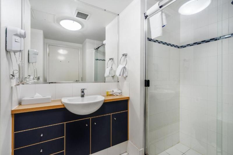 شقة غرفتين, The Docks On Goodwin