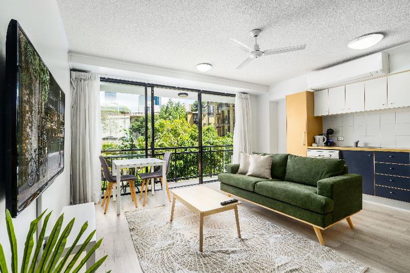 إستوديو قياسى, The Docks On Goodwin